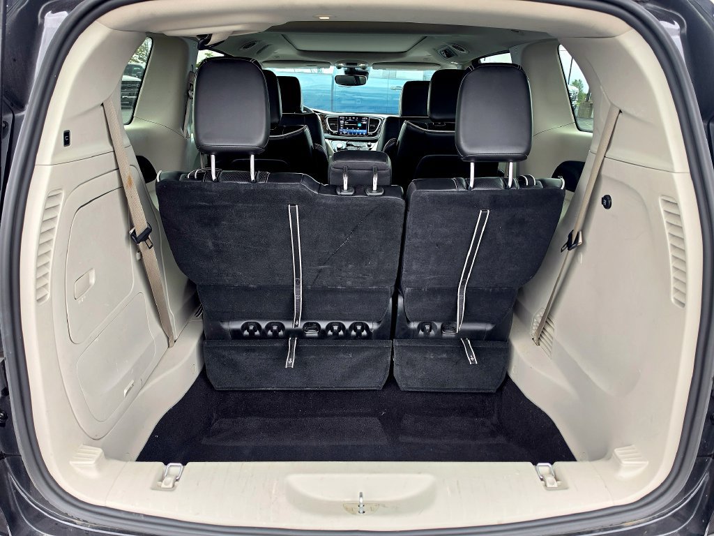 Used 2023 Chrysler Pacifica Limited FWD image 8