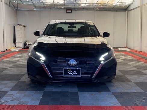 Used 2023 Nissan Altima 2.5 SV w/ SV Premium Package FWD image 2