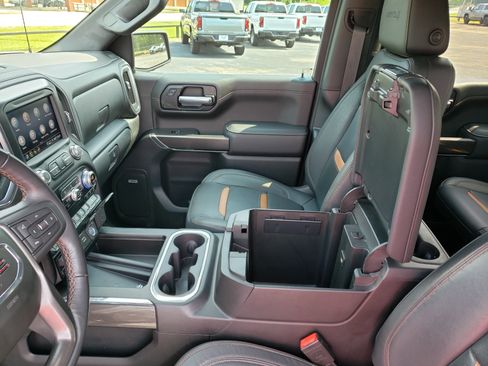 Used 2021 GMC Sierra 1500 AT4 w/ AT4 Value Package AWD/4WD image 25