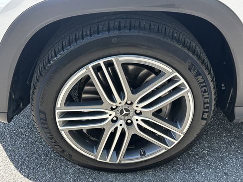 Certified 2025 Mercedes-Benz GLS 450 4MATIC image 13