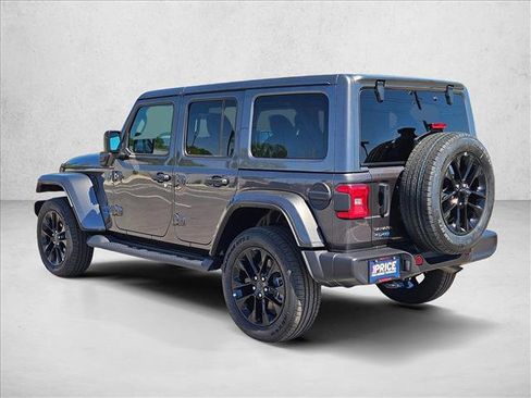 Used 2025 Jeep Wrangler Sahara image 8