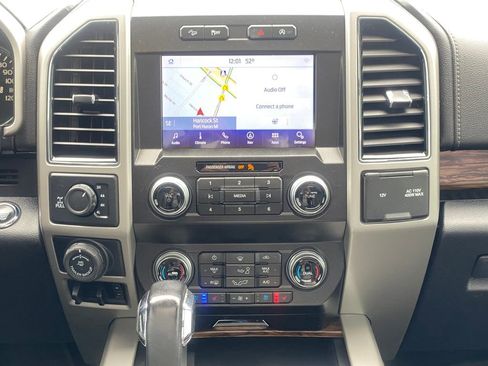 Used 2019 Ford F150 Lariat w/ Equipment Group 502A Luxury AWD/4WD image 24