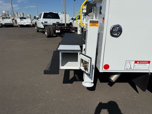 New 2026 Ford F550 4x4 Crew Cab image 11