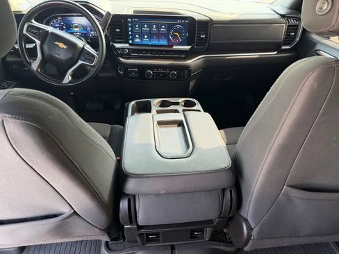 Used 2024 Chevrolet Silverado 2500 LT AWD/4WD image 25