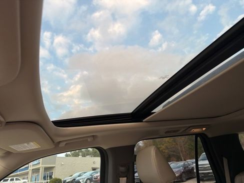 Used 2021 Ford Expedition XLT image 12