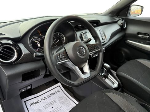 Used 2020 Nissan Kicks SV image 8