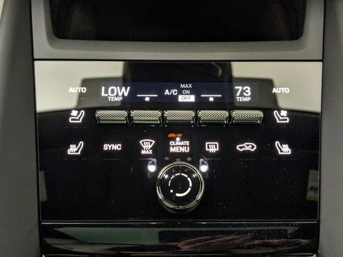 Used 2024 Porsche Macan 4 Electric image 41