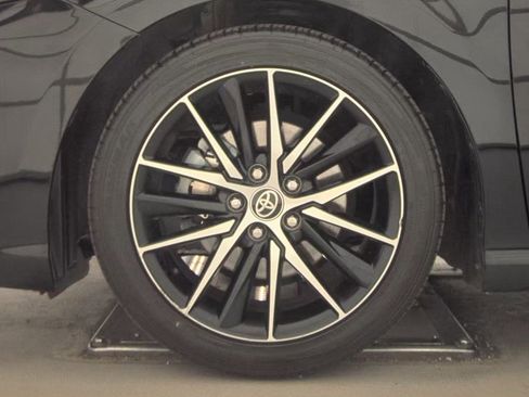 Used 2023 Toyota Camry SE FWD image 11