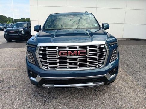 New 2026 GMC Yukon Denali w/ Denali Reserve Package AWD/4WD image 6