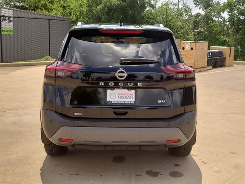 Certified 2023 Nissan Rogue SV w/ SV Premium B Package FWD image 3