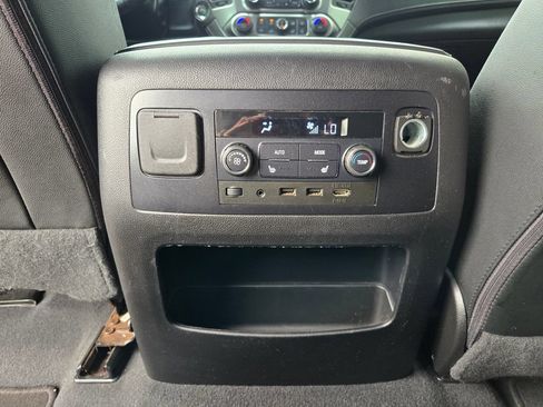 Used 2019 Chevrolet Suburban LT AWD/4WD image 39