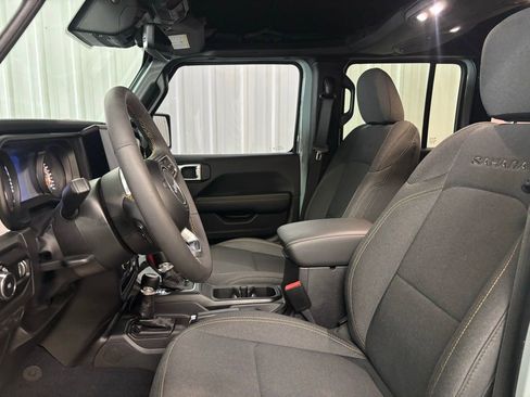 Used 2024 Jeep Wrangler Sahara w/ Technology Group image 6