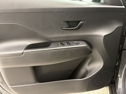 Used 2024 Hyundai Kona SEL FWD image 12