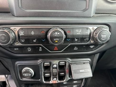 Used 2020 Jeep Gladiator Sport w/ Quick Order Package 24S AWD/4WD image 17