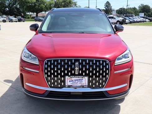 Used 2025 Lincoln Corsair Reserve FWD image 2