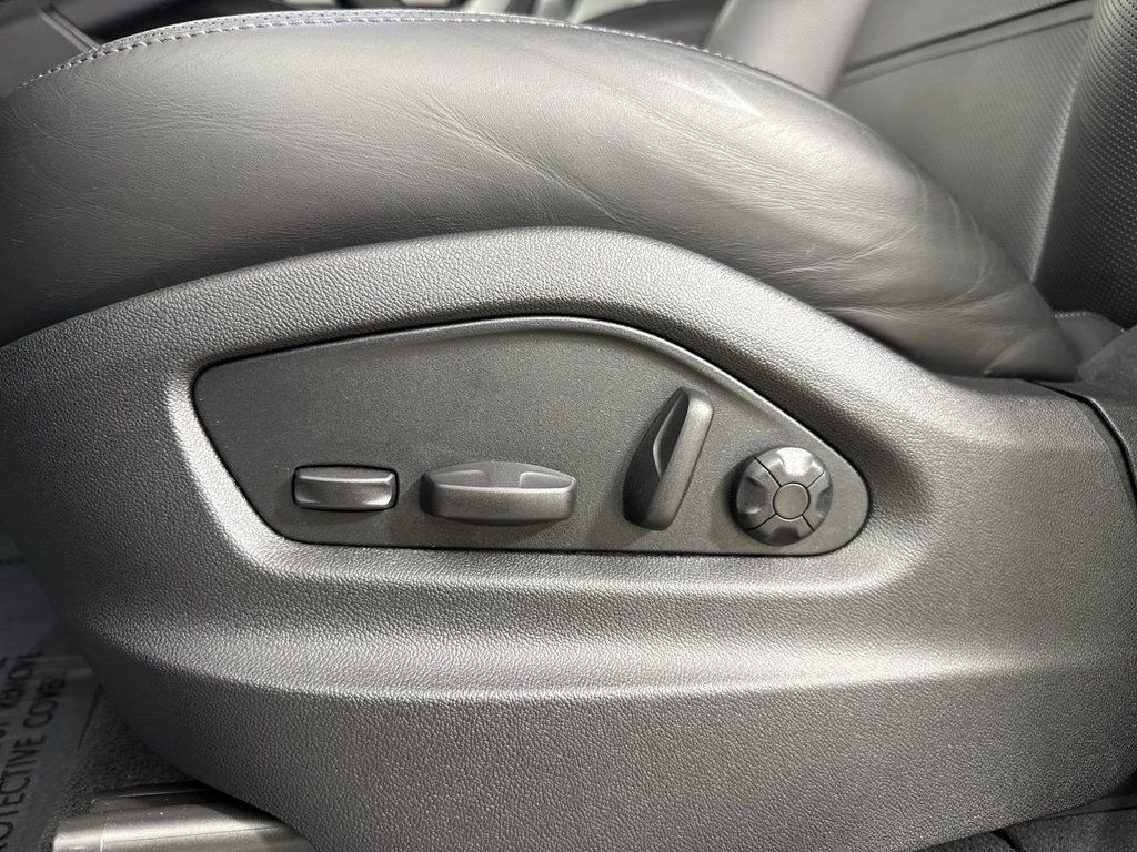 Certified 2026 Porsche Cayenne AWD/4WD image 40