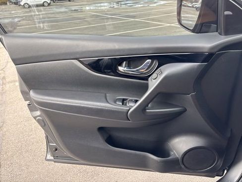 Used 2022 Nissan Rogue Sport SV image 23