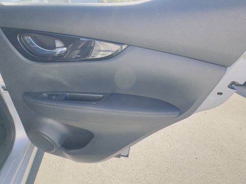 Used 2022 Nissan Rogue Sport SL w/ Premium Package image 11