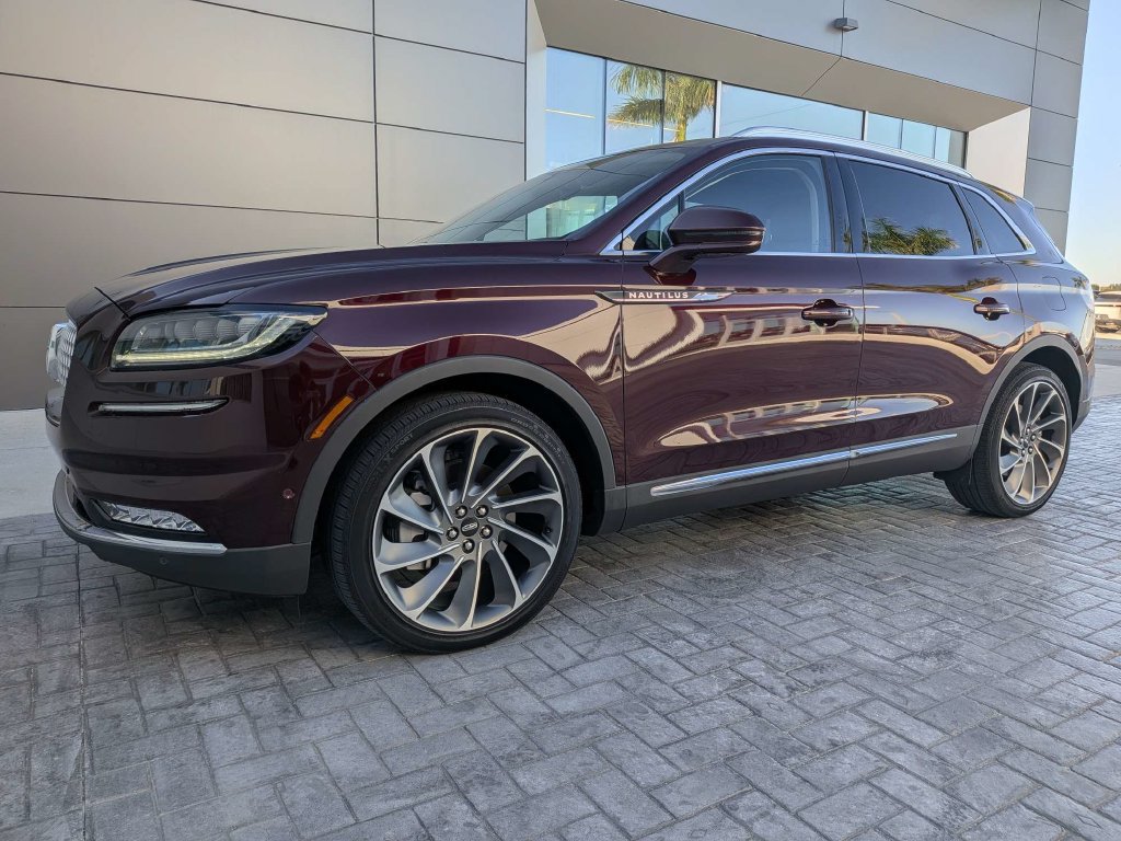 Used 2023 Lincoln Nautilus Reserve w/ Equipment Group 202A AWD/4WD image 1