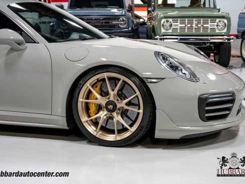 Used 2018 Porsche 911 image 33
