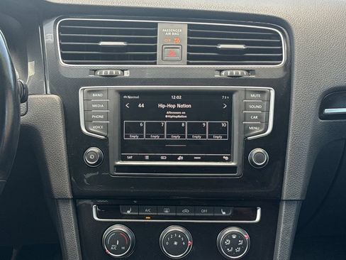 Used 2016 Volkswagen GTI SE FWD image 19