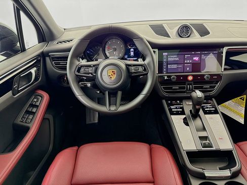 New 2026 Porsche Macan image 25