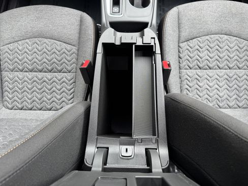 Used 2023 Chevrolet Equinox LT image 29