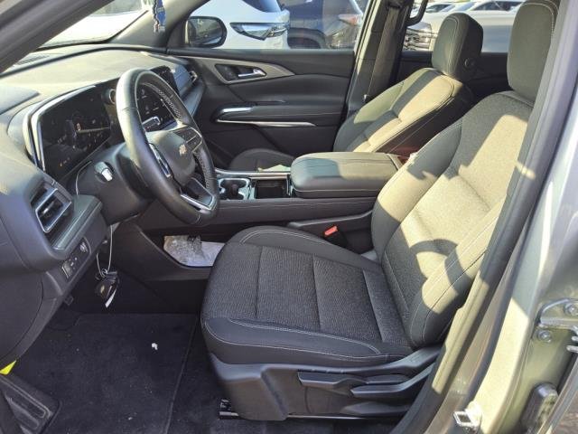 Used 2024 Chevrolet Traverse LS FWD image 4