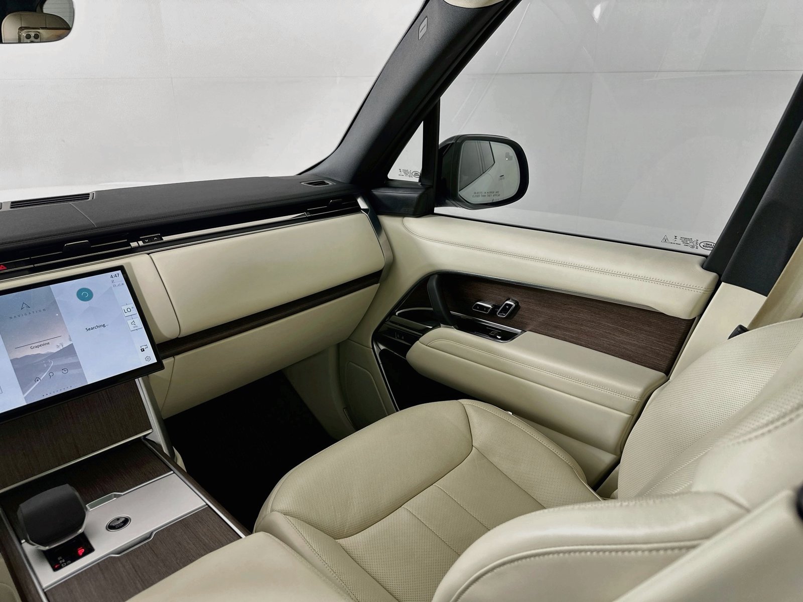 Used 2025 Land Rover Range Rover SE AWD/4WD image 26