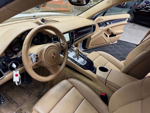 Used 2015 Porsche Panamera 4 AWD/4WD image 32