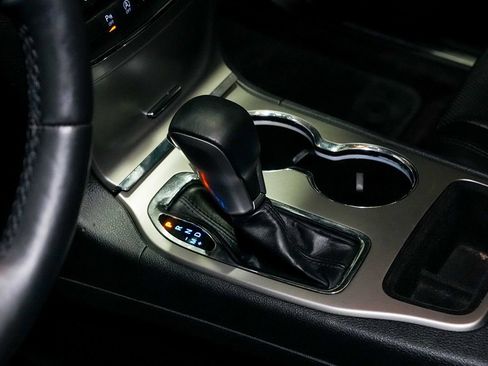 Used 2018 Jeep Grand Cherokee Limited w/ Luxury Group II RWD image 17