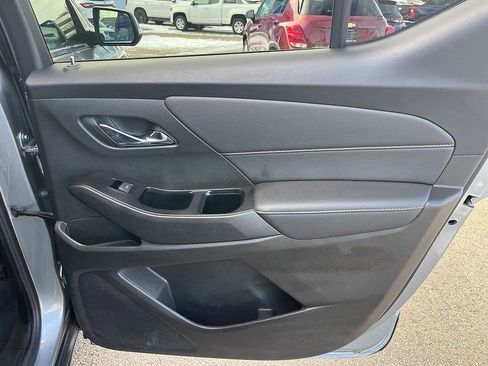 Used 2023 Chevrolet Traverse LT image 56