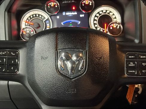 Used 2019 RAM 1500 Big Horn AWD/4WD image 11