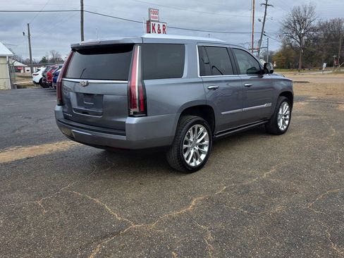 Used 2019 Cadillac Escalade Premium Luxury image 3