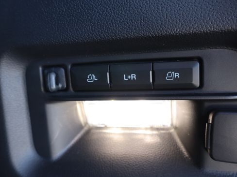 Used 2025 Ford Explorer ST AWD/4WD image 31