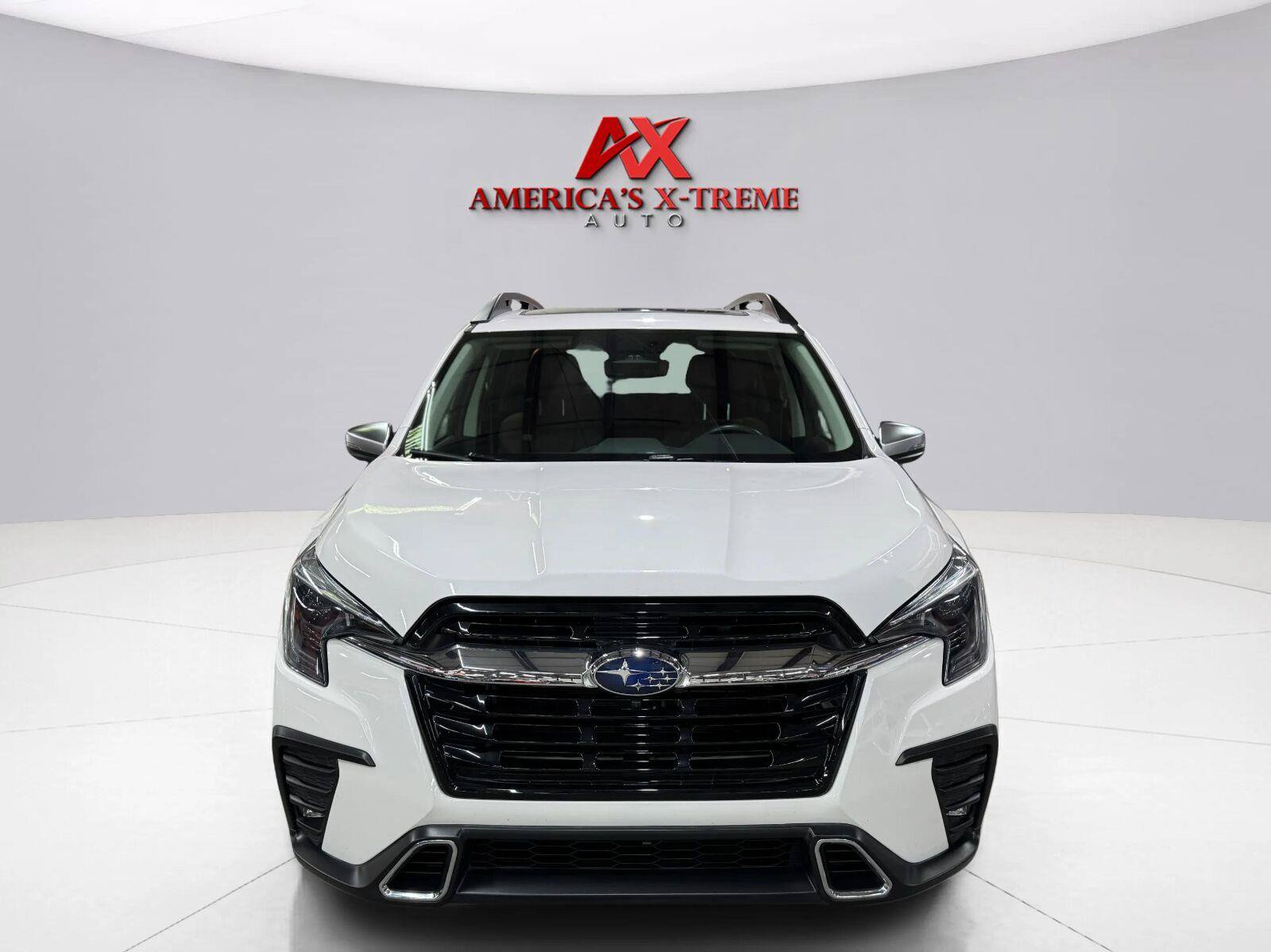 Used 2023 Subaru Ascent Touring AWD/4WD image 3