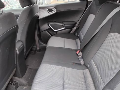 Used 2023 Kia Soul LX w/ LX Technology Package image 10