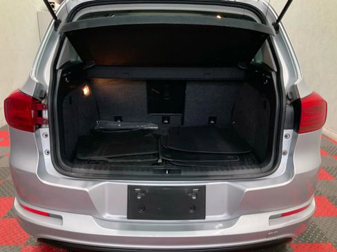Used 2017 Volkswagen Tiguan Sport image 17