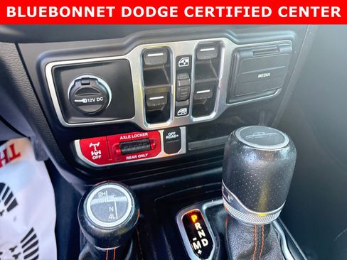 Used 2023 Jeep Gladiator Mojave w/ Cold Weather Group AWD/4WD image 19