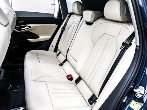 Used 2025 Audi Q6 e-tron Premium Plus w/ Premium Plus image 9