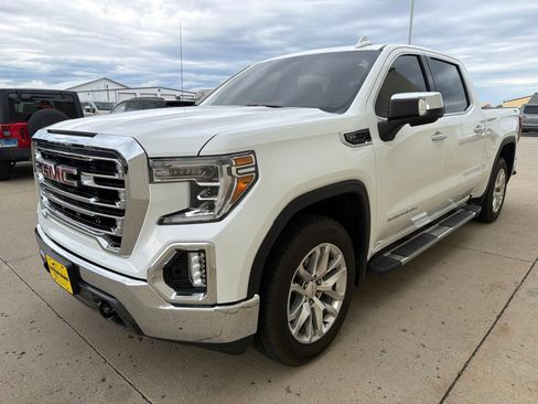 Used 2019 GMC Sierra 1500 SLT w/ X31 Off-Road Package AWD/4WD image 4