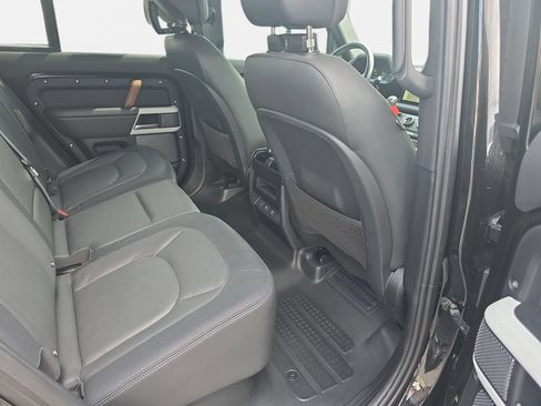 Used 2024 Land Rover Defender 110 X-Dynamic SE AWD/4WD image 11