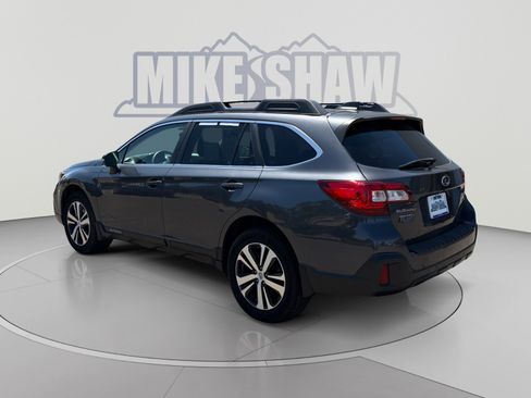 Used 2019 Subaru Outback 3.6R Limited AWD/4WD image 3