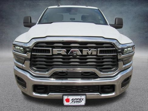 Used 2026 RAM 2500 Tradesman w/ Chrome Appearance Group AWD/4WD image 9
