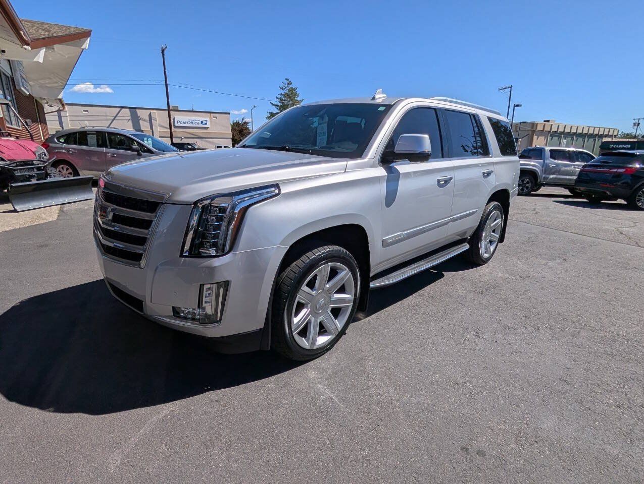 Used 2016 Cadillac Escalade Premium AWD/4WD image 3