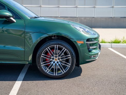 Used 2016 Porsche Macan Turbo AWD/4WD image 9