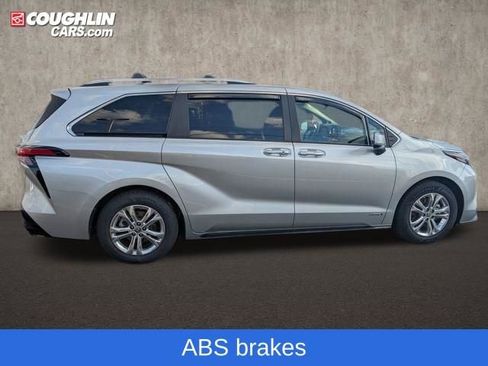 Used 2021 Toyota Sienna Platinum image 9