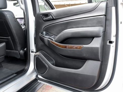 Used 2019 Chevrolet Suburban LT AWD/4WD image 57