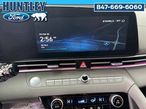 Used 2024 Hyundai Elantra SEL image 24