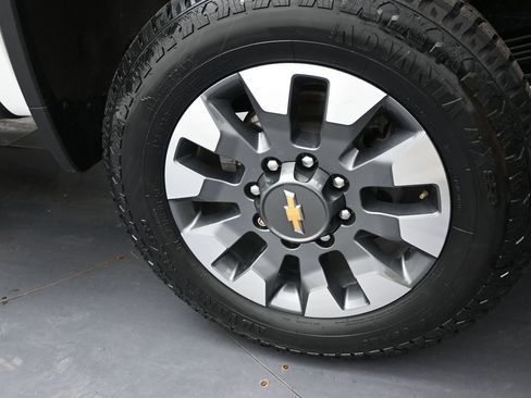 Used 2021 Chevrolet Silverado 2500 LT w/ All Star Edition image 46